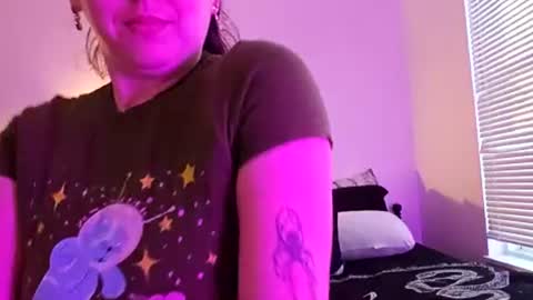 Snapshot of sugarlilypoison chatting on June 2026 04:15:02 AM sugarlilypoison online show from June 2026 04:15:02 AM