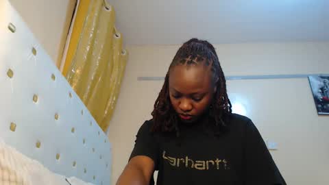 Snapshot of sugarlips_05 chatting on December 2025 08:02:01 PM sugar online show from December 2025 08:02:01 PM