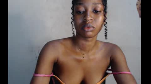 Bella online show from October 2025 01:03:02 AM
