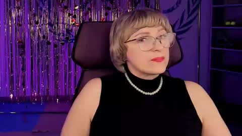 Vivien online show from February 2025 03:14:02 PM