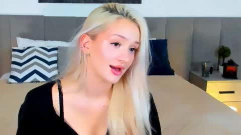 sugarwhisper online show from October 2025 07:33:01 PM