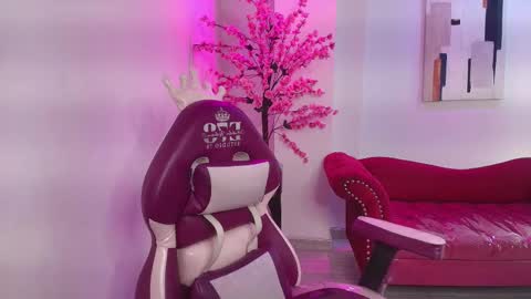 summer_miller online show from November 2025 11:25:01 AM