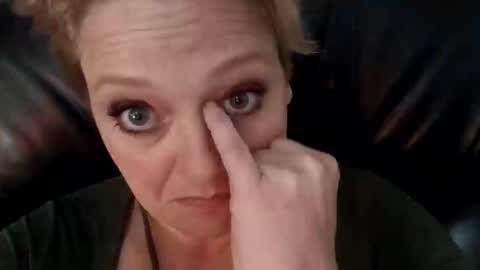 Summer Divine online show from November 2025 01:24:03 PM