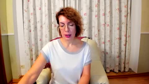 Snapshot of summerliza chatting on January 2025 06:20:01 PM summerliza online show from January 2025 06:20:01 PM