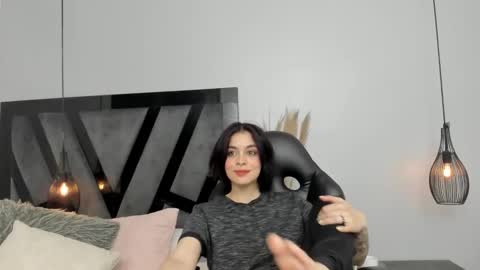 Snapshot of summerprints chatting on March 2025 07:21:02 PM Summer online show from March 2025 07:21:02 PM