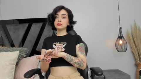 Snapshot of summerprints chatting on March 2025 04:06:02 PM Summer online show from March 2025 04:06:02 PM