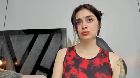 Snapshot of summerprints chatting on March 2025 06:44:02 PM Summer online show from March 2025 06:44:02 PM