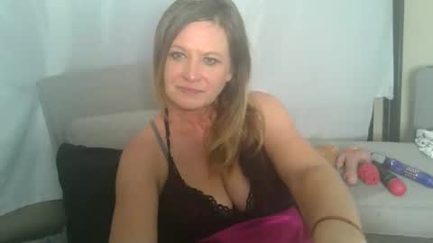 Snapshot of summerxoxo69 chatting on May 2026 07:31:01 PM Summerxoxo69 online show from May 2026 07:31:01 PM