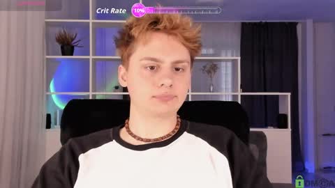 Snapshot of sunburn_boy chatting on June 2026 04:33:02 PM Emilio online show from June 2026 04:33:02 PM