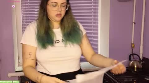 Snapshot of sunflower0907 chatting on November 2025 01:11:02 PM Tina. Im topless model online show from November 2025 01:11:02 PM