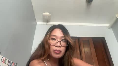 sunneeshellee online show from June 2026 10:42:01 PM