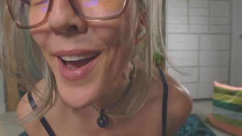 Hi Im Sunnie - Next show Friday August 1 online show from April 2026 02:28:01 AM