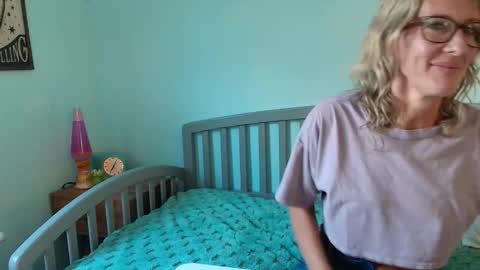 sunniemilf online show from December 2025 12:53:02 PM