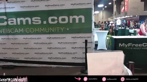 Snapshot of sunny420princess chatting on December 2024 11:12:02 PM Sunny420 online show from December 2024 11:12:02 PM