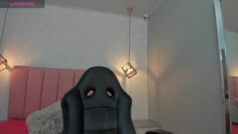 Snapshot of sunnycyrus chatting on September 2025 12:38:02 PM S U N N Y online show from September 2025 12:38:02 PM