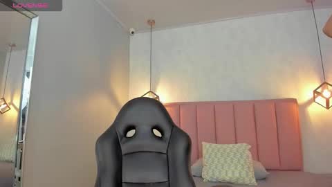  S U N N Y online show from March 2026 12:53:02 PM