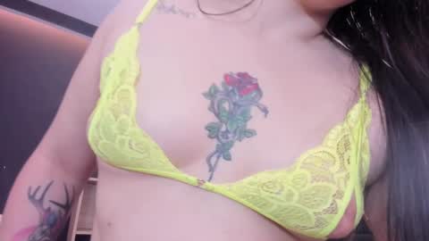 Sunny online show from November 2025 12:27:01 PM