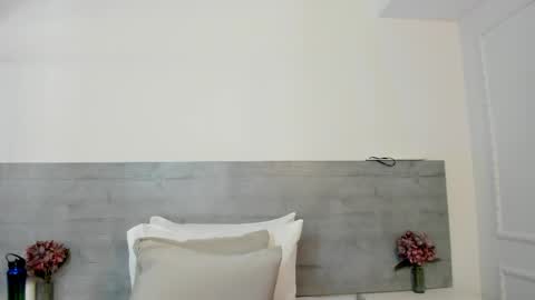sunnywhitee online show from June 2026 07:15:02 PM