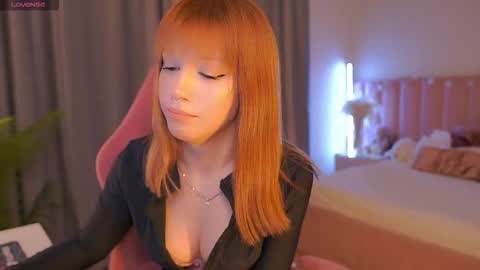 sunrisee_ online show from February 2026 05:13:02 PM