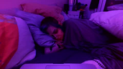 Snapshot of sunshine_mk3 chatting on September 2025 02:22:01 AM UNH1N3 online show from September 2025 02:22:01 AM