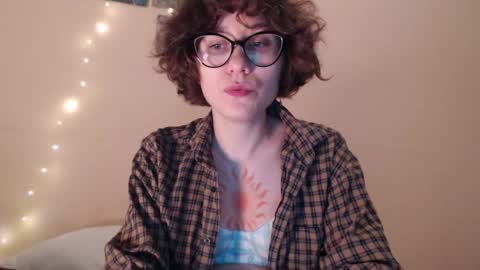 Snapshot of sunshinehella chatting on February 2026 04:00:01 PM Hella online show from February 2026 04:00:01 PM