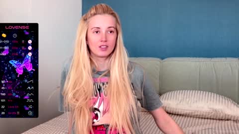 Snapshot of super_peach_stream chatting on December 2024 11:01:01 AM ANNApvt open full info in bio online show from December 2024 11:01:01 AM