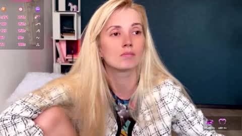 Snapshot of super_peach_stream chatting on October 2025 12:36:02 PM ANNApvt open full info in bio online show from October 2025 12:36:02 PM