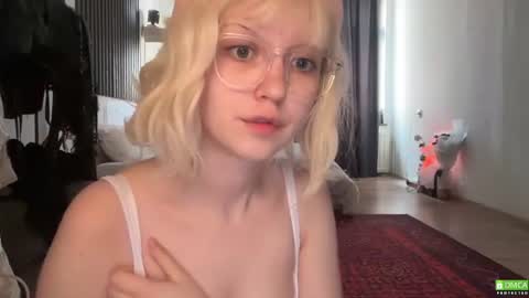 Snapshot of super_pixie chatting on July 2026 01:47:02 PM super_pixie online show from July 2026 01:47:02 PM