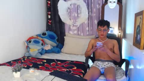 Snapshot of superasian143xx chatting on January 2025 08:01:01 PM GAY online show from January 2025 08:01:01 PM