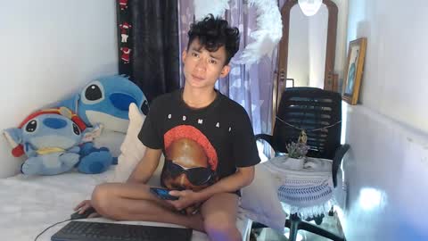 Snapshot of superasian143xx chatting on February 2025 09:11:02 AM GAY online show from February 2025 09:11:02 AM