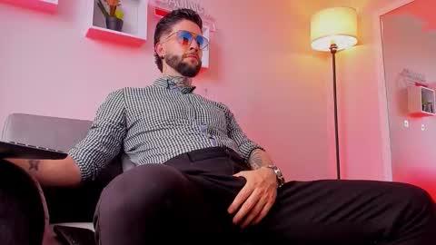 supreme_alpha_ online show from November 2025 08:21:02 PM