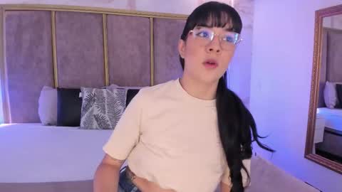 Susann online show from November 2025 07:34:02 PM