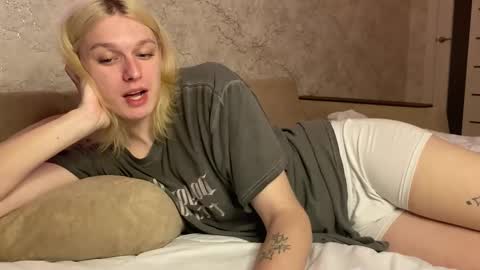 Snapshot of susan228 chatting on November 2025 09:06:02 PM Vladiva online show from November 2025 09:06:02 PM