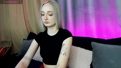 Snapshot of susan__clark chatting on February 2025 01:09:02 AM Annie online show from February 2025 01:09:02 AM