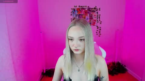 Snapshot of susan__clark chatting on March 2025 01:06:01 AM Annie online show from March 2025 01:06:01 AM