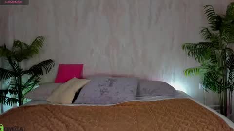 Snapshot of susan__clark chatting on September 2025 11:27:02 PM Annie online show from September 2025 11:27:02 PM