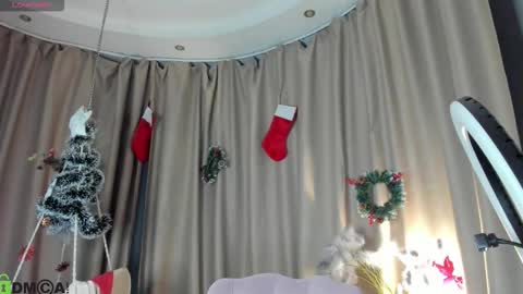 Snapshot of susan__clark chatting on December 2025 12:41:02 AM Annie online show from December 2025 12:41:02 AM