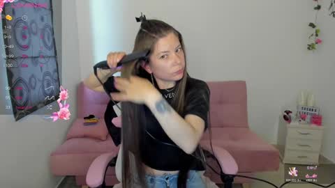 Snapshot of susana_garciaa chatting on December 2024 10:23:01 PM Susana ig susanna garcia23 online show from December 2024 10:23:01 PM