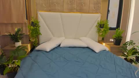 Snapshot of susannjohnson chatting on December 2025 12:51:01 AM susannjohnson online show from December 2025 12:51:01 AM