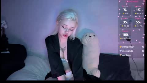 Sue online show from September 2025 09:25:02 PM