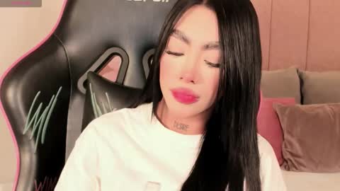 Sussie Tompsom online show from February 2026 05:10:01 PM