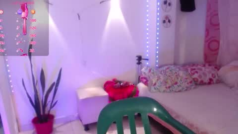 Snapshot of sussy_222 chatting on December 2025 01:43:02 AM susy online show from December 2025 01:43:02 AM