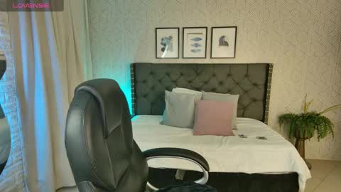 Snapshot of sussy__stone chatting on December 2024 12:41:02 PM online show from December 2024 12:41:02 PM