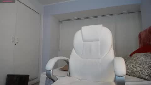 sussy leon online show from December 2024 04:43:01 PM