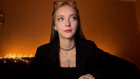 Snapshot of susyschuerholz chatting on October 2025 03:32:01 PM Jessica online show from October 2025 03:32:01 PM