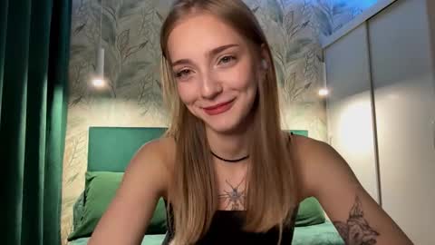 Snapshot of susyschuerholz chatting on October 2025 05:02:02 PM Jessica online show from October 2025 05:02:02 PM