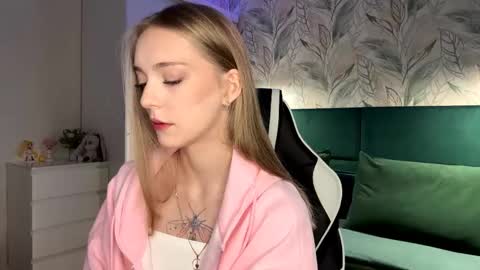 Jessica online show from October 2025 04:20:02 PM