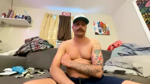 Snapshot of suttondereck chatting on June 2026 12:44:02 AM suttondereck online show from June 2026 12:44:02 AM