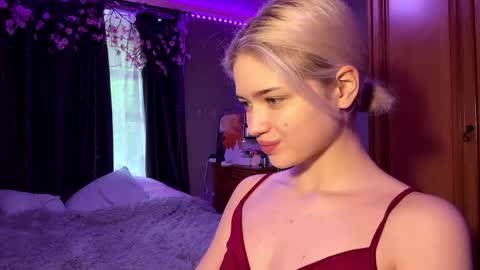 Snapshot of suzannabarmes chatting on May 2026 04:07:02 AM Stacy online show from May 2026 04:07:02 AM