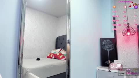 S U Z E T  online show from December 2025 07:31:02 PM